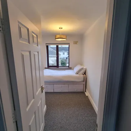 펜션 Retreat - Sleeps 6, Garden, Walk To Town *