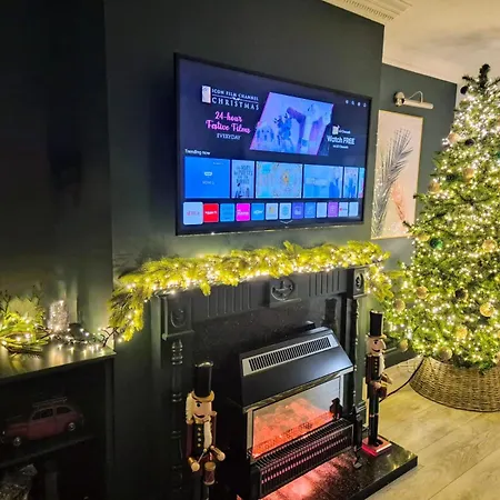 Holiday home Renovated 3 Bedroom Heritage With Garden In