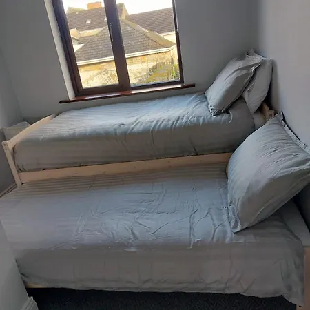 펜션 Retreat - Sleeps 6, Garden, Walk To Town *