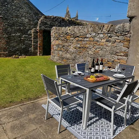 Retreat - Sleeps 6, Garden, Walk To Town *