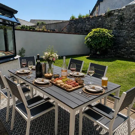 펜션 Retreat - Sleeps 6, Garden, Walk To Town
