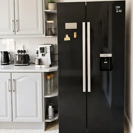 펜션 Retreat - Sleeps 6, Garden, Walk To Town 아르디