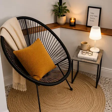 펜션 Retreat - Sleeps 6, Garden, Walk To Town