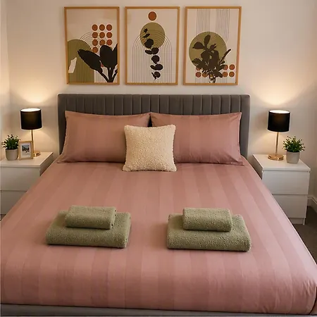 Retreat - Sleeps 6, Garden, Walk To Town 아르디