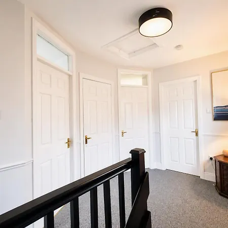 Casa vacanze Retreat - Sleeps 6, Group Stays, Garden, Walk To Town *