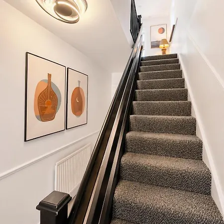 Casa vacanze Retreat - Sleeps 6, Group Stays, Garden, Walk To Town *