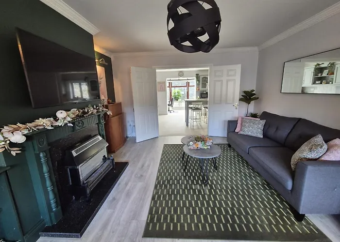 Renovated 3 Bedroom Heritage With Garden In *