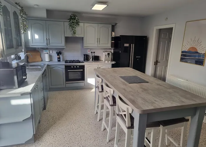 Renovated 3 Bedroom Heritage With Garden In *