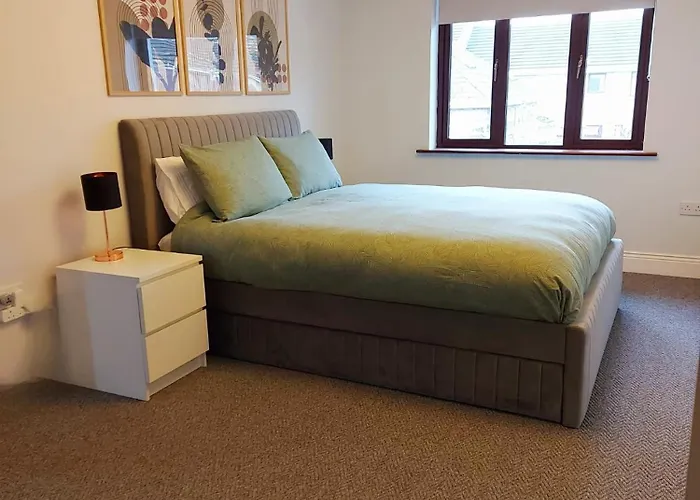 Renovated 3 Bedroom Heritage With Garden In *