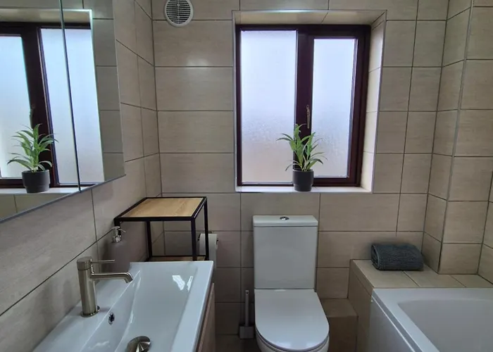 Dom wakacyjny Renovated 3 Bedroom Heritage With Garden In